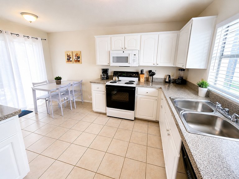 Center Located Short Term Vacation Disney Pool Home & malls