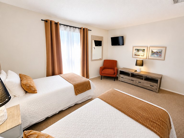 Center Located Short Term Vacation Disney Pool Home & malls